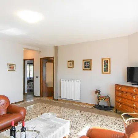 Awesome In Magliano With Kitchen